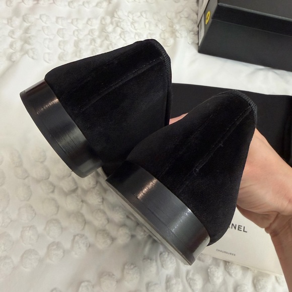 CHANEL HOLIDAY VELVET BALLET FLATS BLACK 38 BNIB - Picture 6 of 10